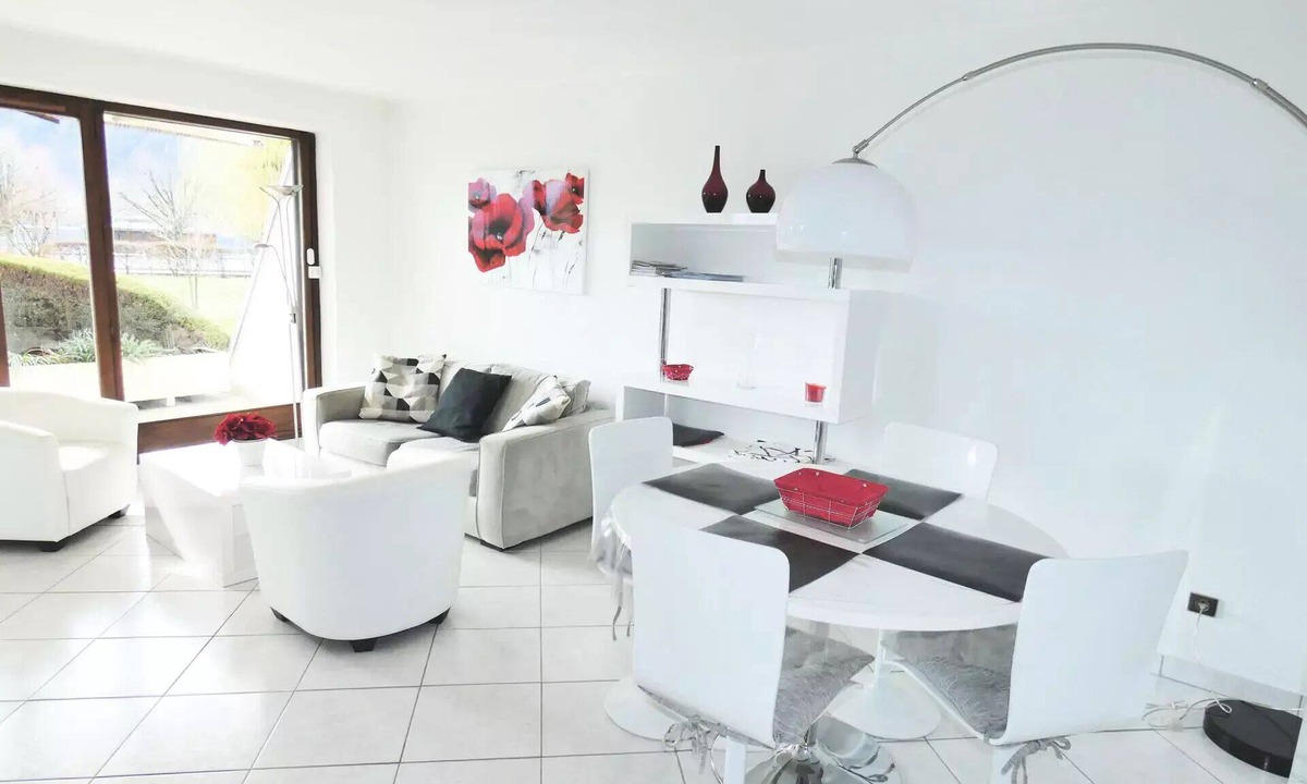 Aix-les-Bains Apartment | Residence Les Colverts - Modern and bright with beautiful views of the lake!