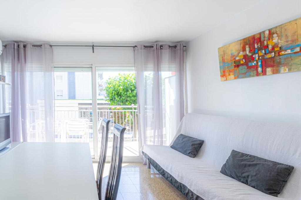 Cabrera de Mar Apartment | Residencial Costamar next Bcn, 50m beach with swimming pool