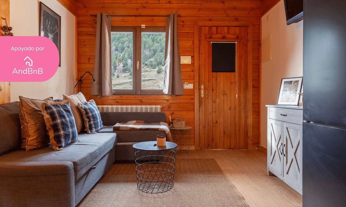 Incles Apartment | Riverfront Retreat by Grandvalira & Parking