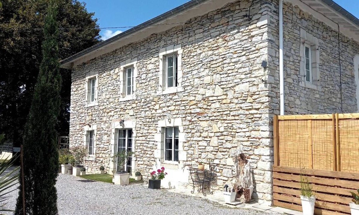 Bidache Apartment | Romantic Getaway in the Basque Country - Private Terrace - Nature and Tranquility