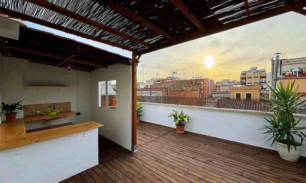 Esplugues de Llobregat Ski Chalet | Rooftop terrace Premier Balcony Double room -Shared Bathroom and Washroom