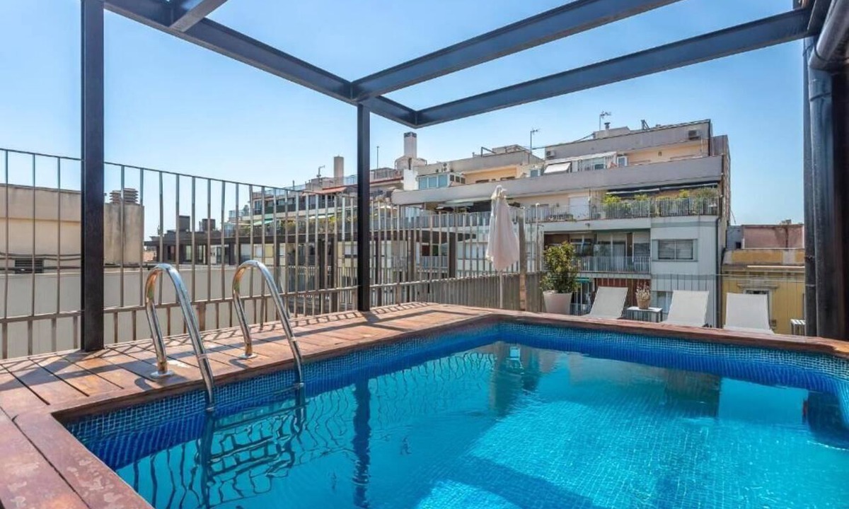 el Fort Pienc Apartment | Rooftop Pools Apartment, by Old Town!