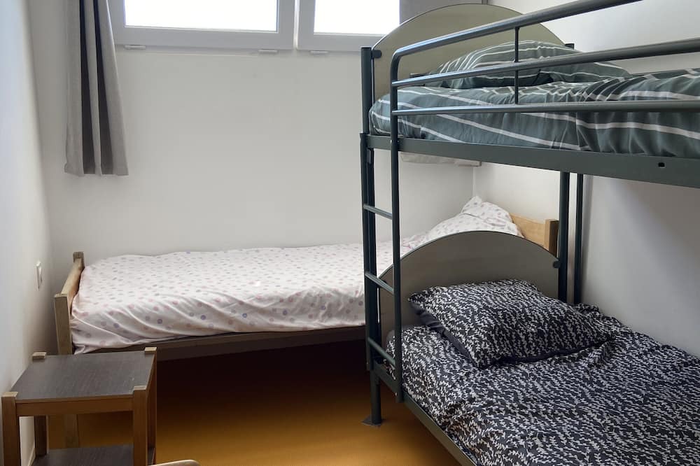 Mudaison Apartment | Room with Shared Terrace and Wi-Fi, 10 Minutes from the Sea