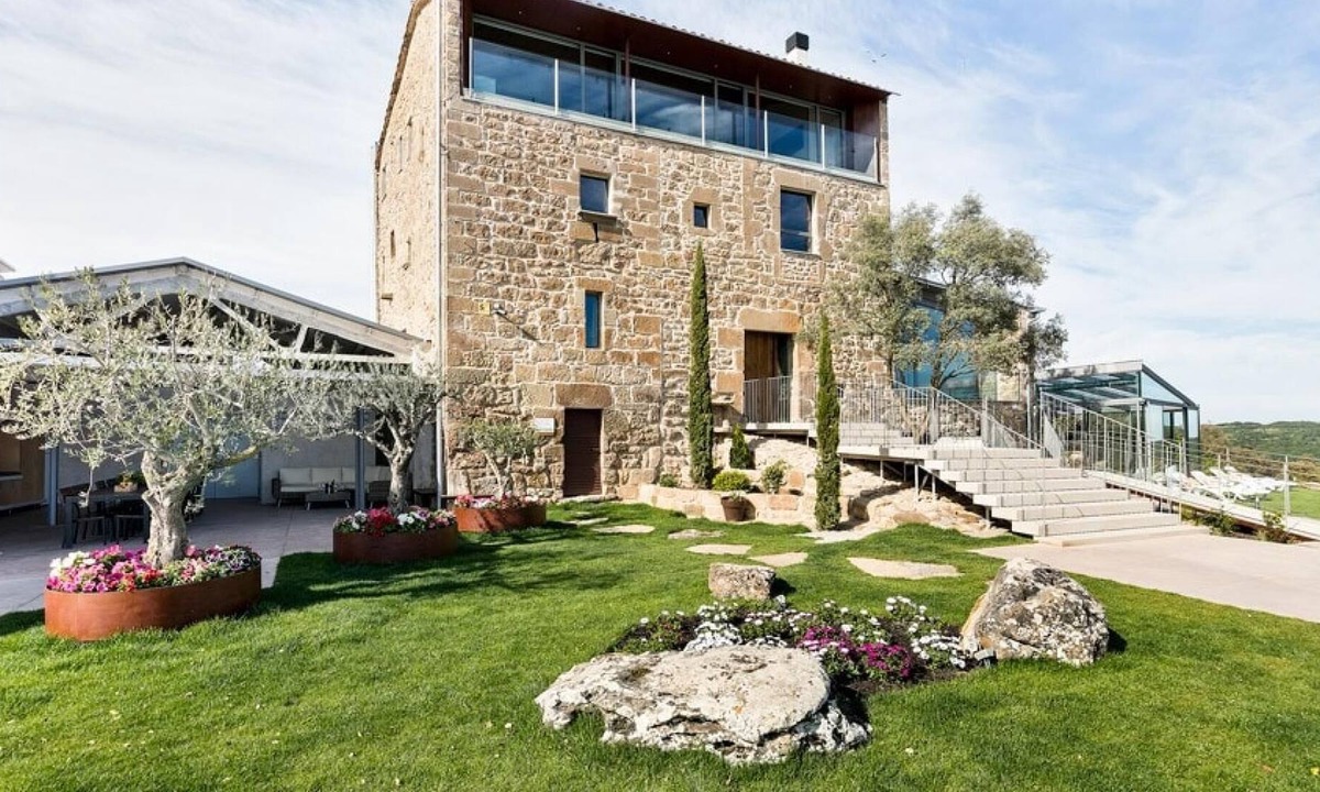Tora Villa | Rosa Puigfvallferosa 561.356