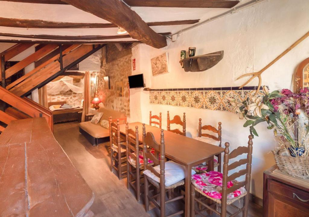 Tolva House | Rural Holiday Home in Tolva near near Mont Rebei Lake
