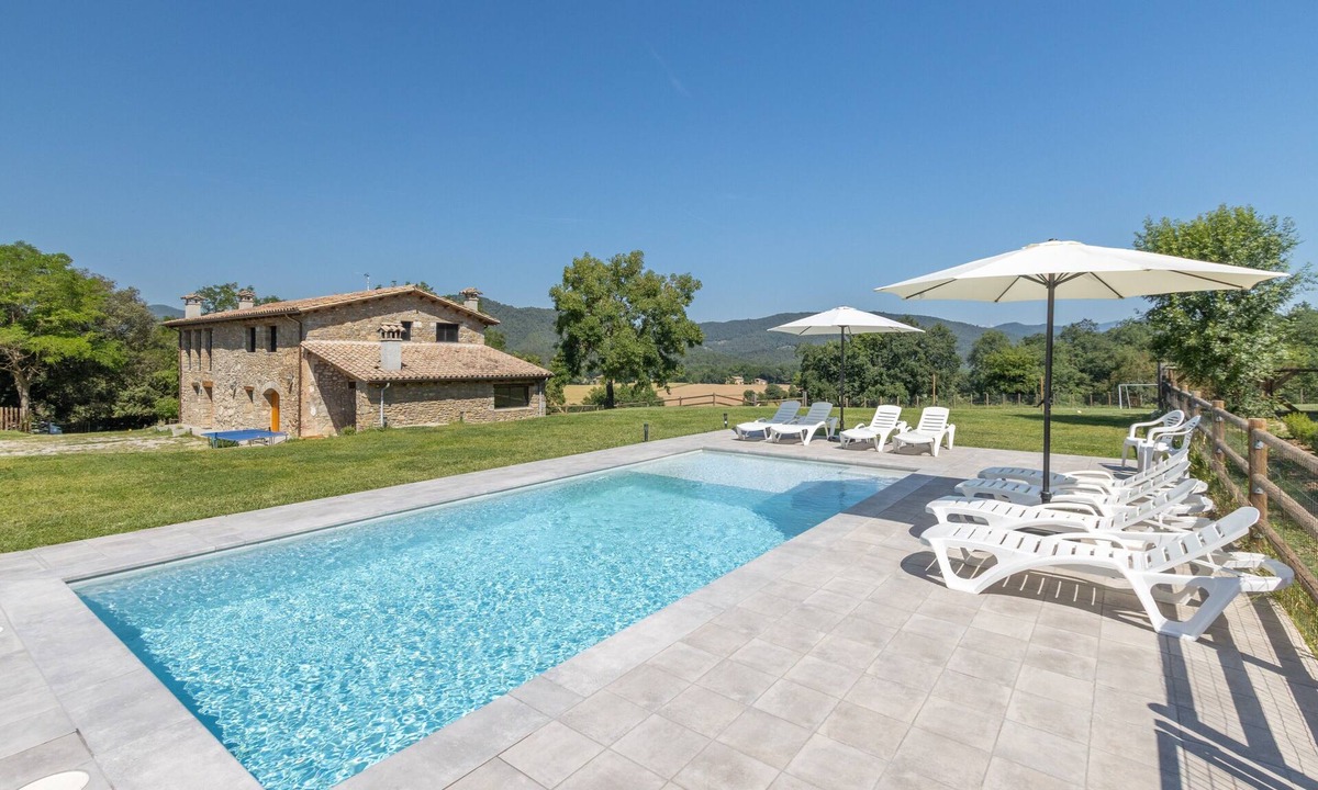 Sant Miquel de Campmajor House | Rural House 'La Rossa' with Mountain Views, Private Pool and Wi-Fi