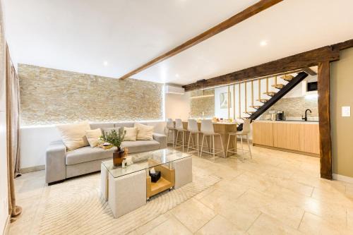 Saint-Bertrand-de-Comminges House | Séjour famille jusqu'à 5, cinéma privé et balnéo près de la basilique