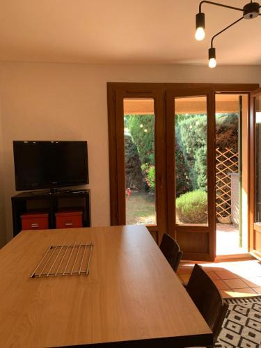 Sablet Apartment | Sablet Ventoux Rando Vignobles Dentelles Pool