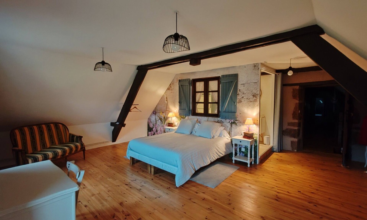 Escandolieres Bed & Breakfast | Sans Chichi Chambres et Table: Mountain View, Shared Terrace & Wi-Fi