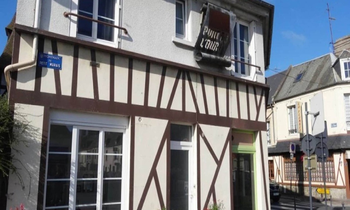 Isigny-sur-Mer Apartment | Seaside Serenity in Normandy