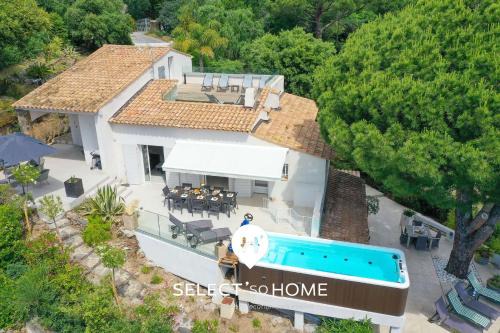 Le Lavandou Villa | SELECT'soHOME - Villa avec piscine, spa et babyfoot pour 10 à proximité de la plage d'Aiguebelle ! - 5 ETOILES - VILLA MANDARINIERS