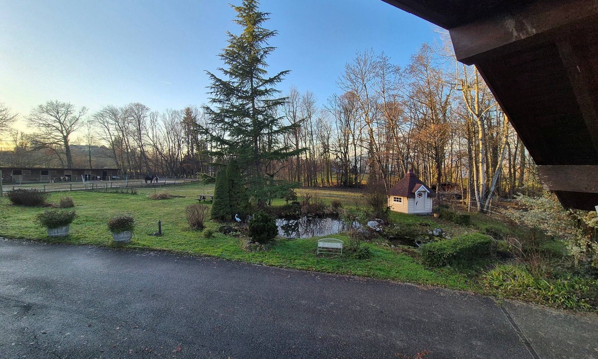 Trevignin House | Semi-detached house between lake and mountains with horse-riding facilities