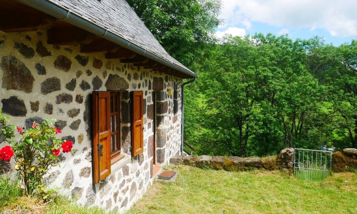 Thiezac House | Small Auvergne house in mountain hamlet