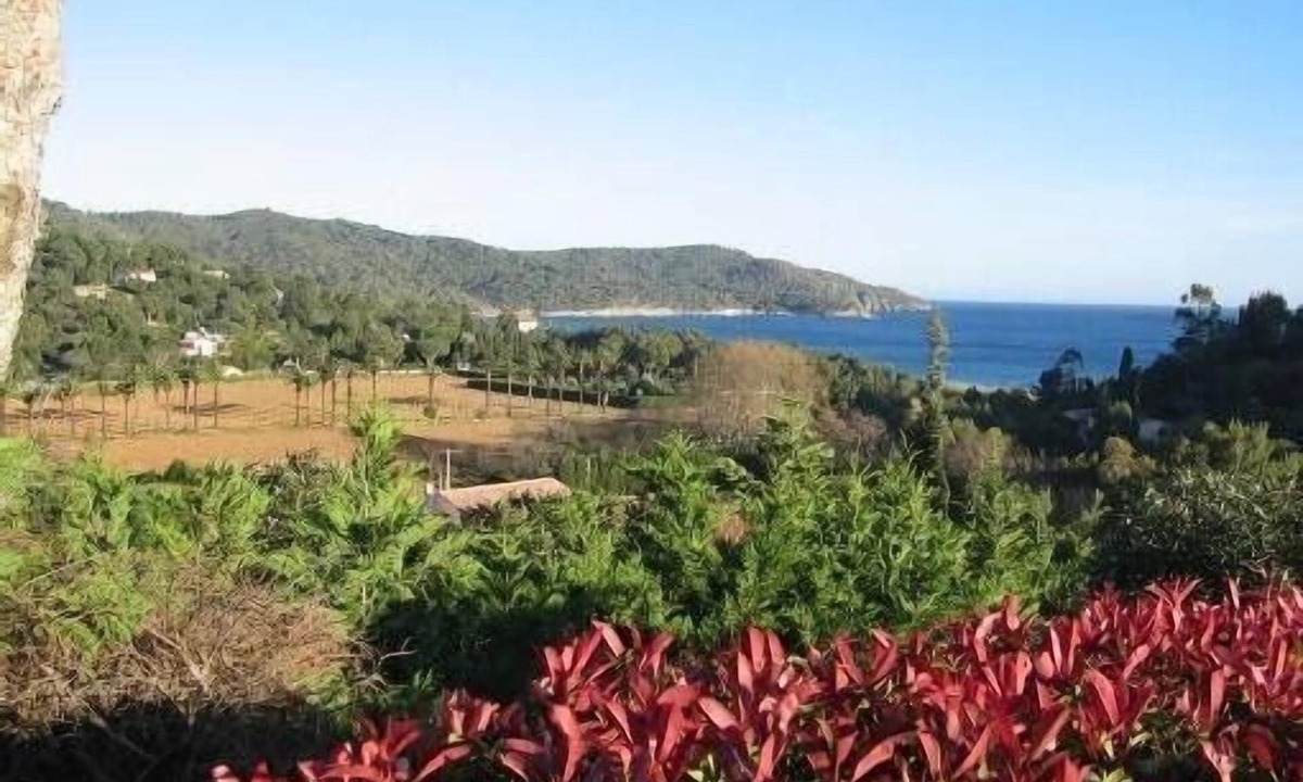 La Croix-Valmer House | small semi-detached farmhouse in GIGARO sector, very beautiful sea view, walking beaches
