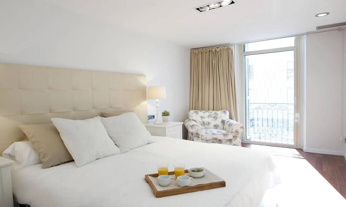 Eixample Apartment | Sophisticated 5-Bedroom Duplex Apartments in Prime Location!