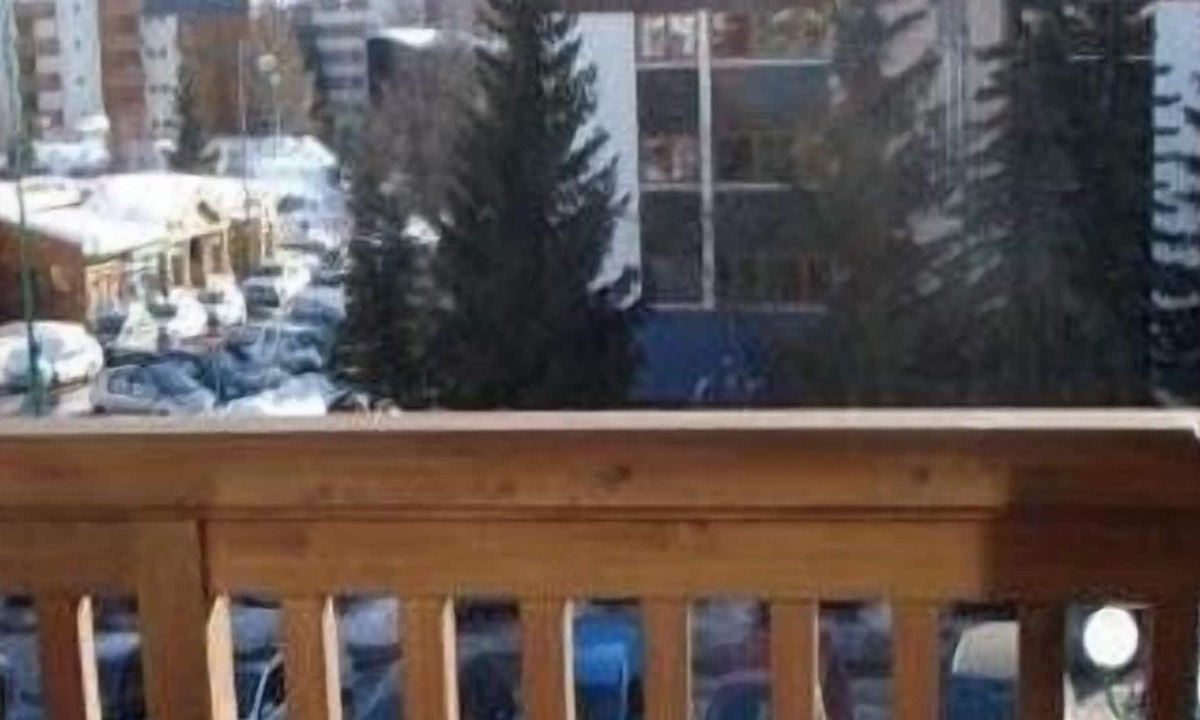Mont-de-Lans Apartment | South facing apartment, ski slopes and lifts, 6 people