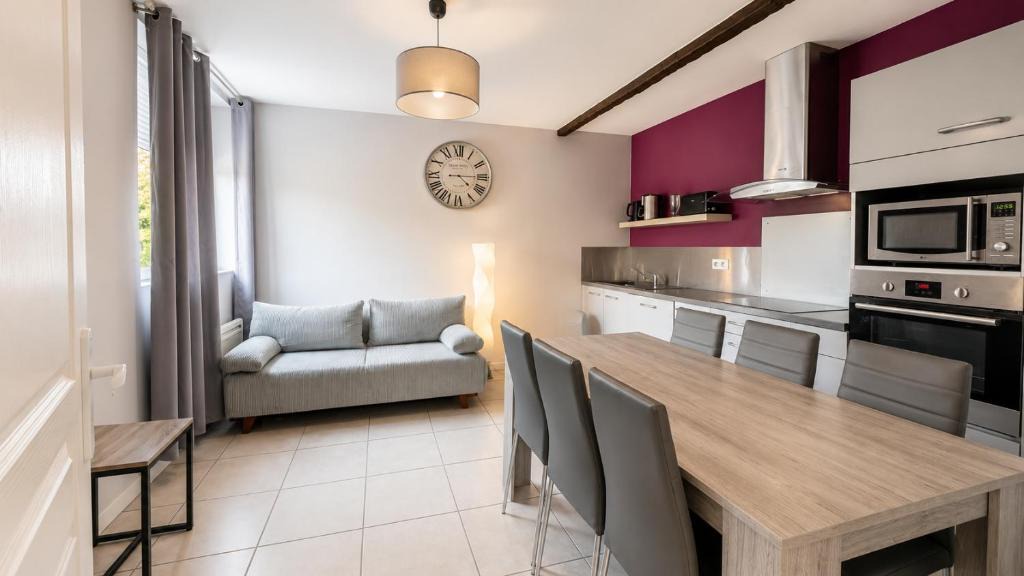 Bruniquel Apartment | Spacieux appartement climatisé deux chambres