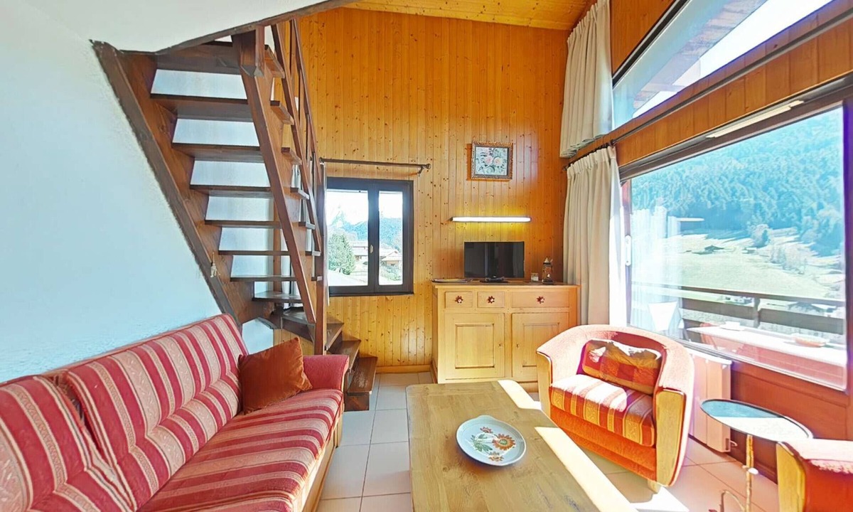 Le Grand-Bornand Apartment | Spacious 5 Rooms Apartment with Fireplace, Balcony, & Kid's Play Area – Sleeps 8
