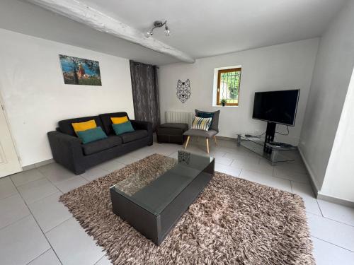 Decines-Charpieu Villa | Spacious renovated villa Groupama Stadium LDLC