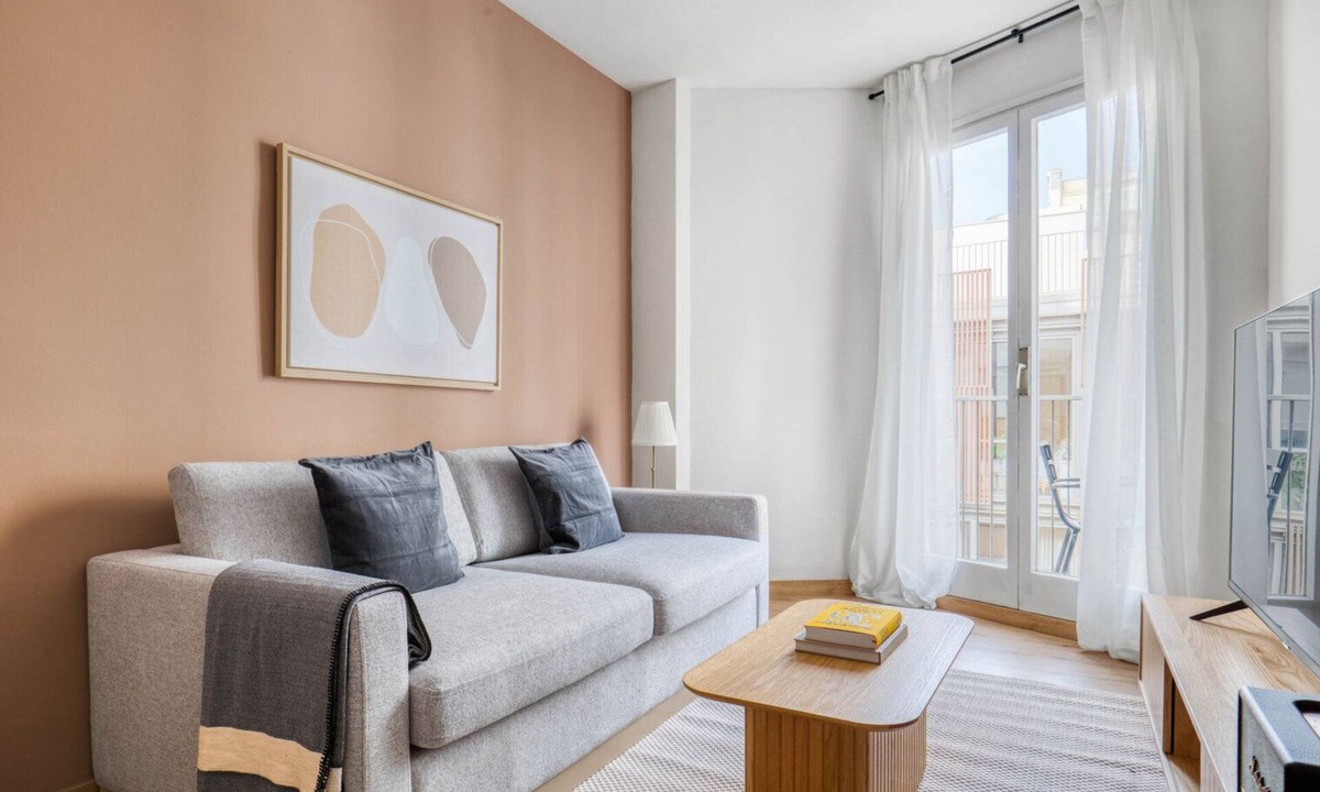 Sant Gervasi Apartment | Spacious Sant Gervasi-Galvany del Poblenou 2BR w/Balcony, by Blueground