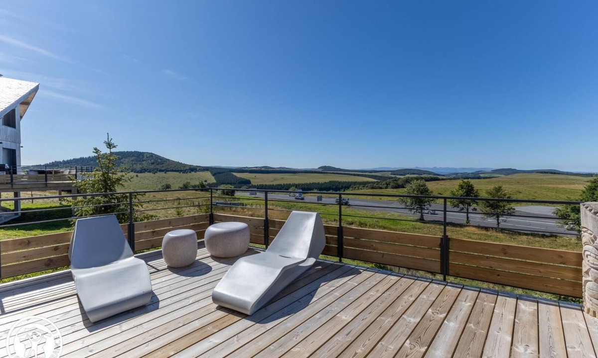Besse-et-Saint-Anastaise House | Splendid upscale chalet with exceptional views, located just a few minutes from the ski slopes
