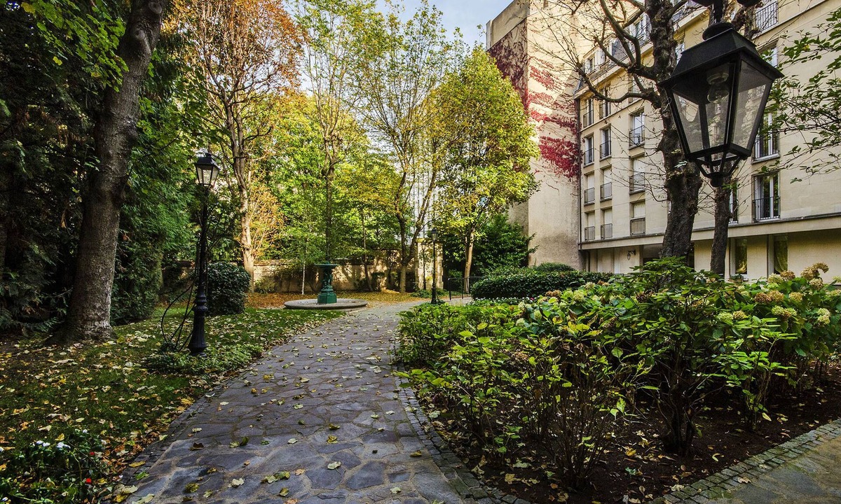 Saint-Thomas-d'Aquin Apartment | St Germain Garden Apartment-an exclusive luxury rental