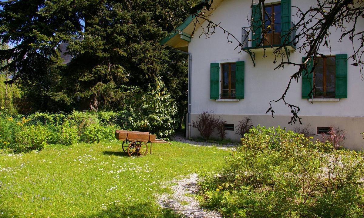 Saint-Jorioz House | ST-JORIOZ, maison de famille, 500m du Lac, 10M de la piste cyclable, 10pers