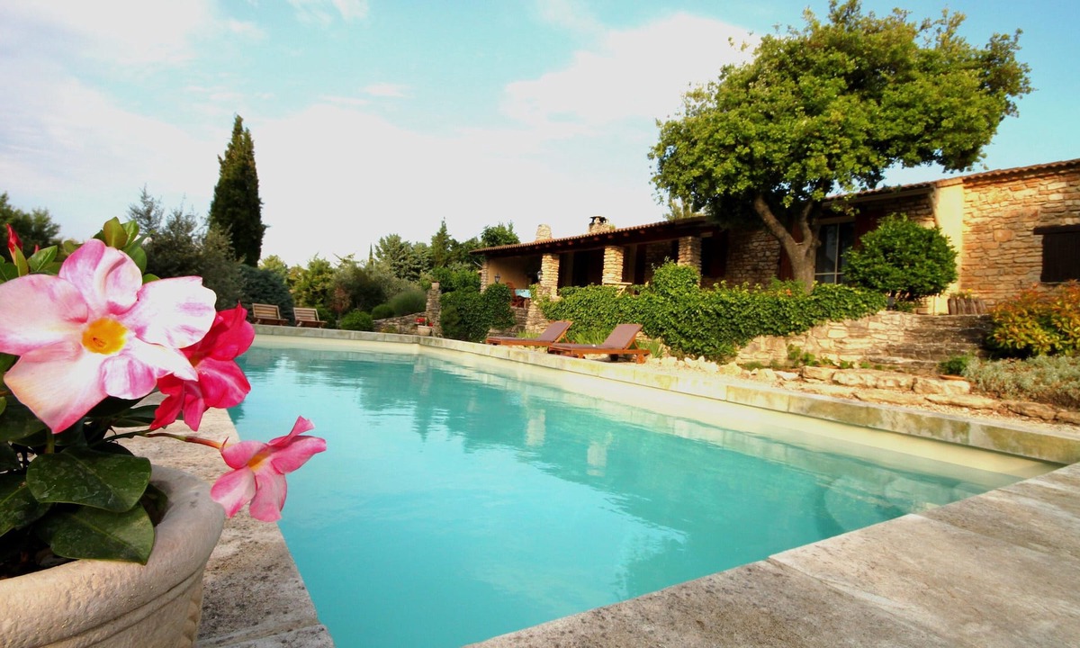 La Roque-sur-Pernes House | Stone house with private pool on 2700m2 of land.
