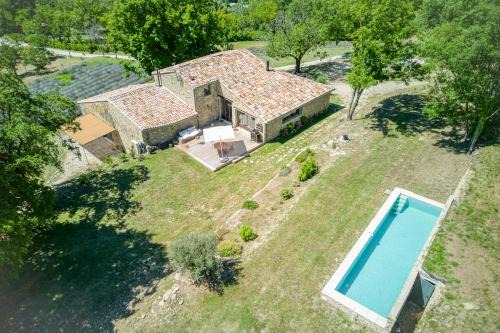 La Begude-de-Mazenc House | Stone House In Lavender Fields Near Grignan