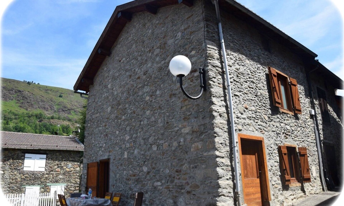 Ignaux House | Stone village house, calm and comfort guaranteed!