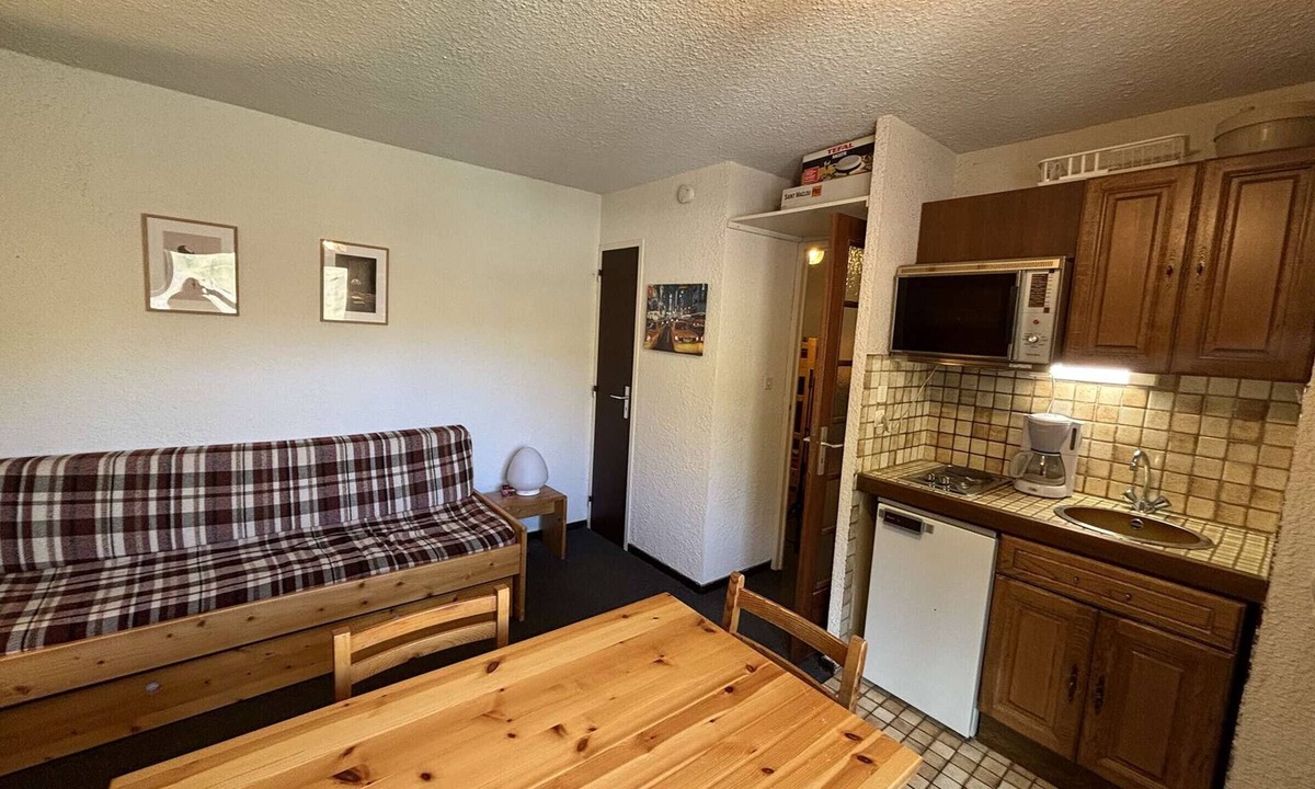 Auris Apartment | Studio cabin 3 sleeps near slopes in Auris