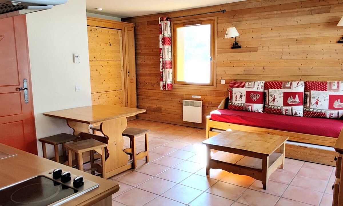 Pra Loup Apartment | Studio cabin with balcony and parking in Pra Loup 1500