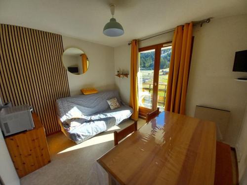Laveissiere Apartment | Studio cabine avec balcon sud-est au Lioran - FR-1-787-100