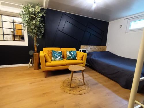Le Fresne-Camilly House | Studio cosy 2 à 4 pers parking privé
