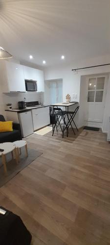 Millau Apartment | Studio cosy avec petit exterieur sur courette