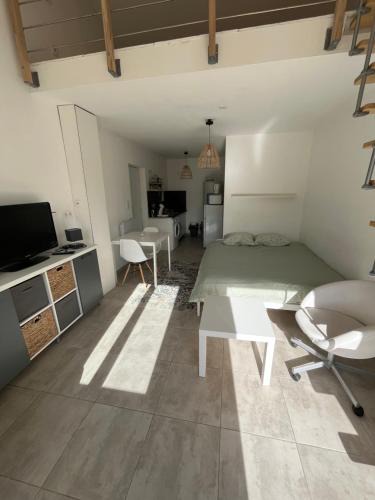 Roaix House | Studio cosy et climatisé - Tout équipé - Parking privé