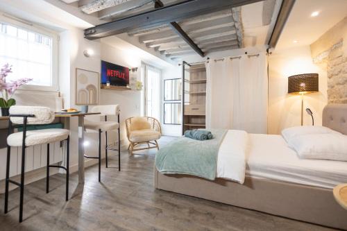 Arts-et-Metiers Apartment | Studio Cosy Paris Centre République Marais