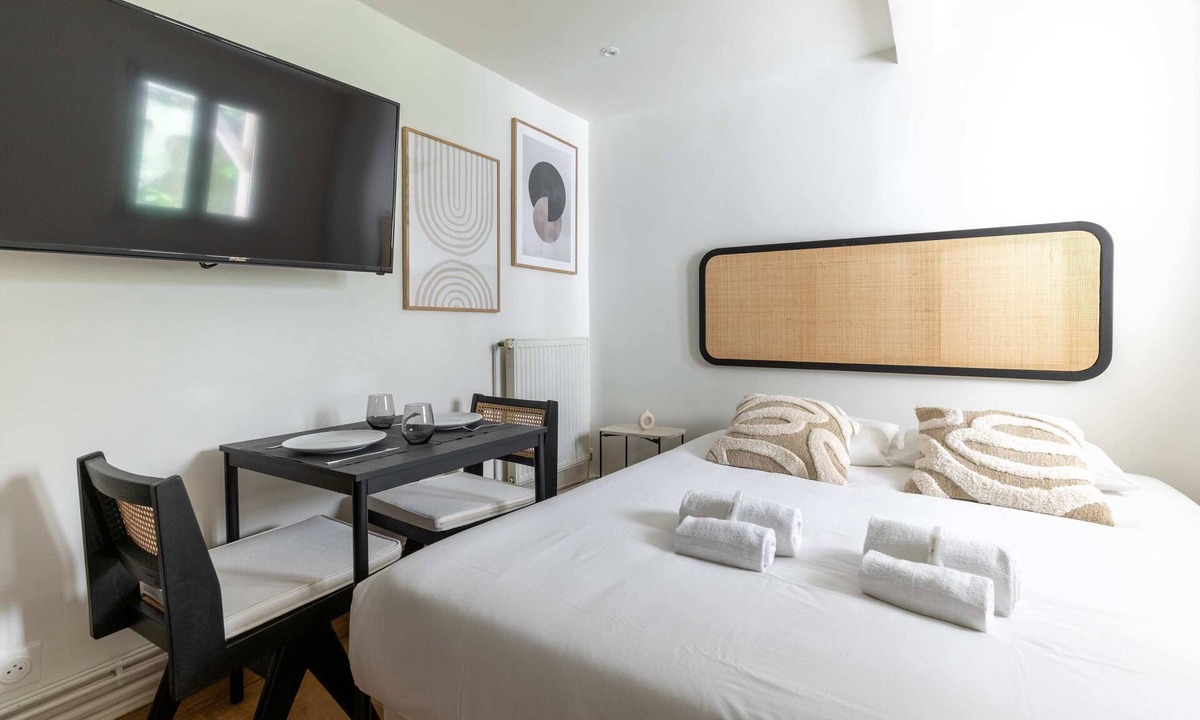 14th Arrondissement Apartment | Studio de charme proche de la Gare Montparnasse
