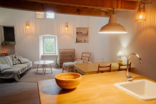 Les Vans Apartment | Studio et loft dans les Vans, centre historique, Ardèche, Cévennes Parc Régional