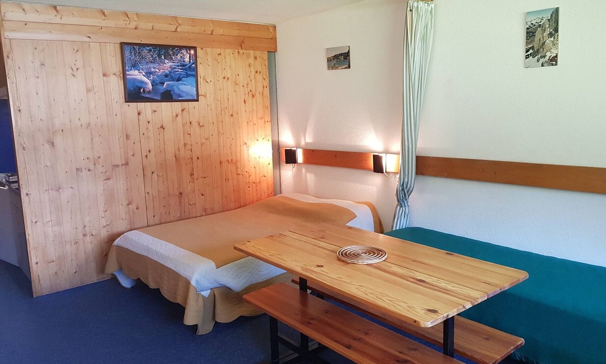 Arc-1600 Apartment | Studio for 3 at Arcs 1600, ski-in/ski-out, close to shops, with WiFi