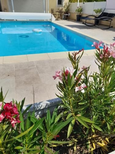 Manosque House | Studio sympa avec parking privé, piscine et clim