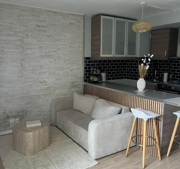 Corbeil-Essonnes Apartment | Studio-Terrasse-proche-gare-CC