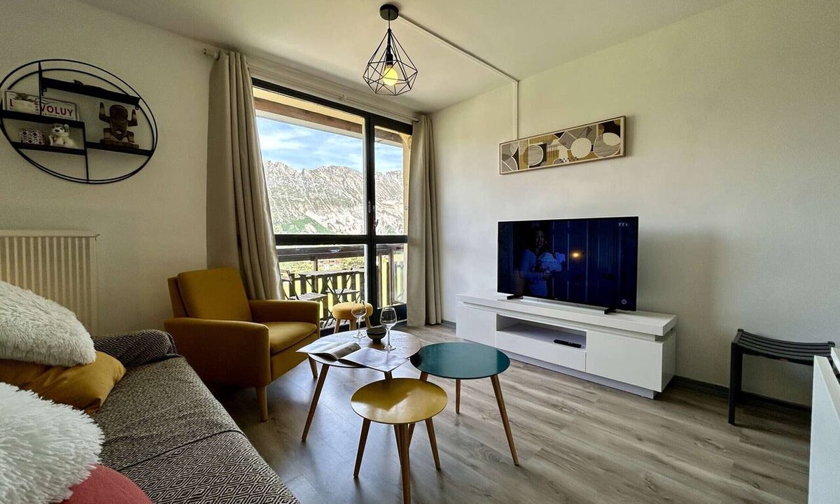 Saint-Etienne-en-Devoluy Apartment | Studio with mountain view - 5 guests