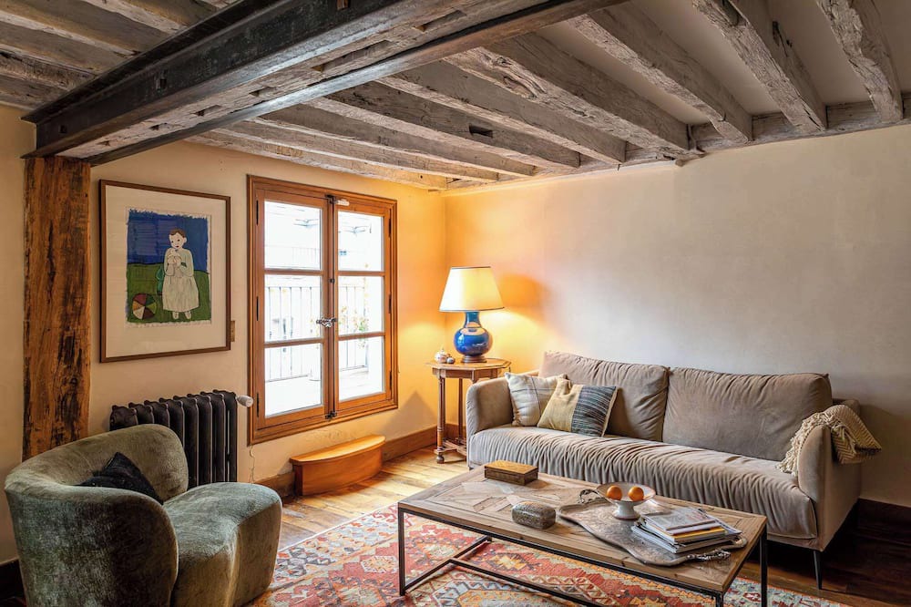 Saint-Germain-des-Pres House | Stunning Balcony View 2 BDR Duplex Saint Germain
