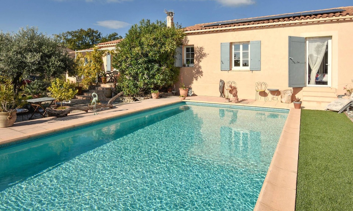Cabrieres-dʼAigues House | Stunning home in Cabrières-d'Aigues