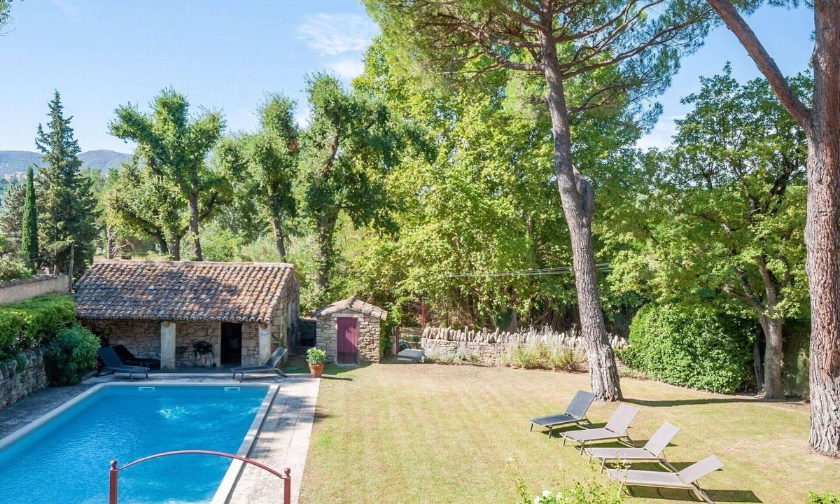 Menerbes House | Stunning private villa for 6 guests with private pool, WIFI, TV, terrace and panoramic view