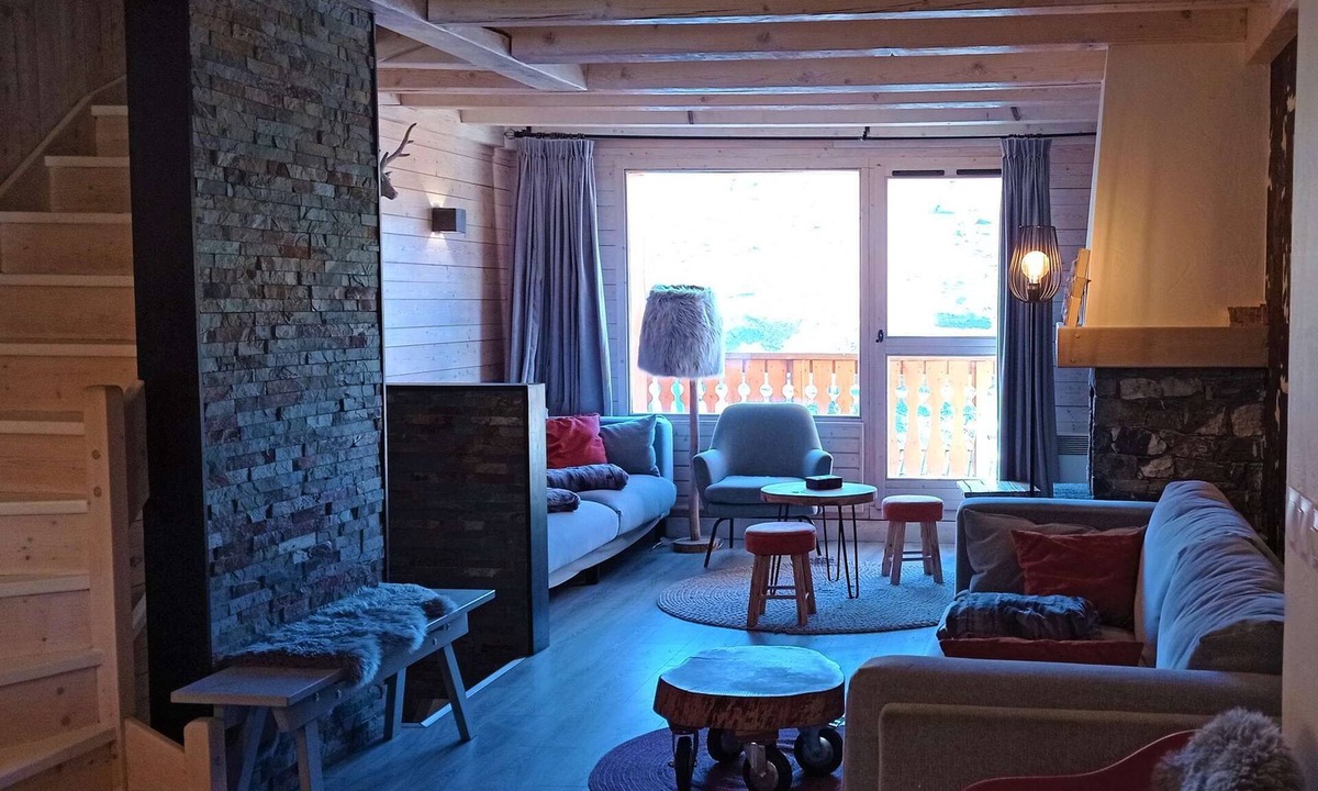 Val-Thorens Ski Chalet | Sumptuous chalet of 130 m2 for 11 guests it is facing full with a view of the mountains