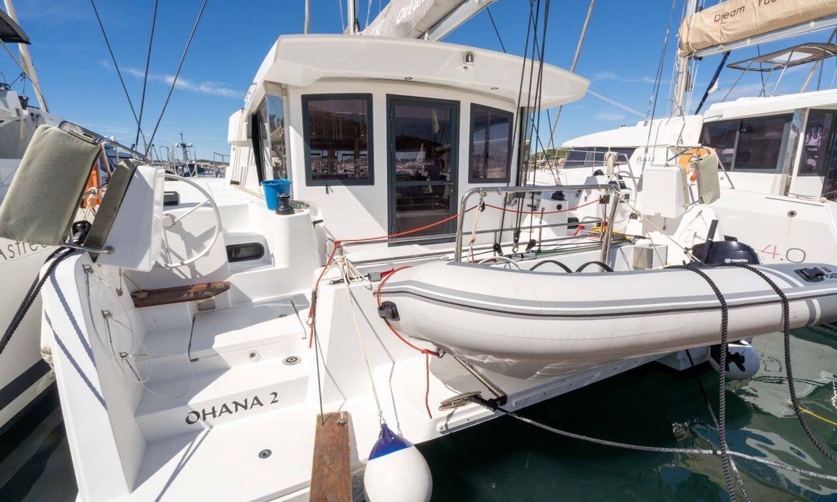 Saint-Mandrier-sur-Mer Boat Rental | Sun-Kissed Sailing Adventure in Provence-Alpes-Côte d'Azur