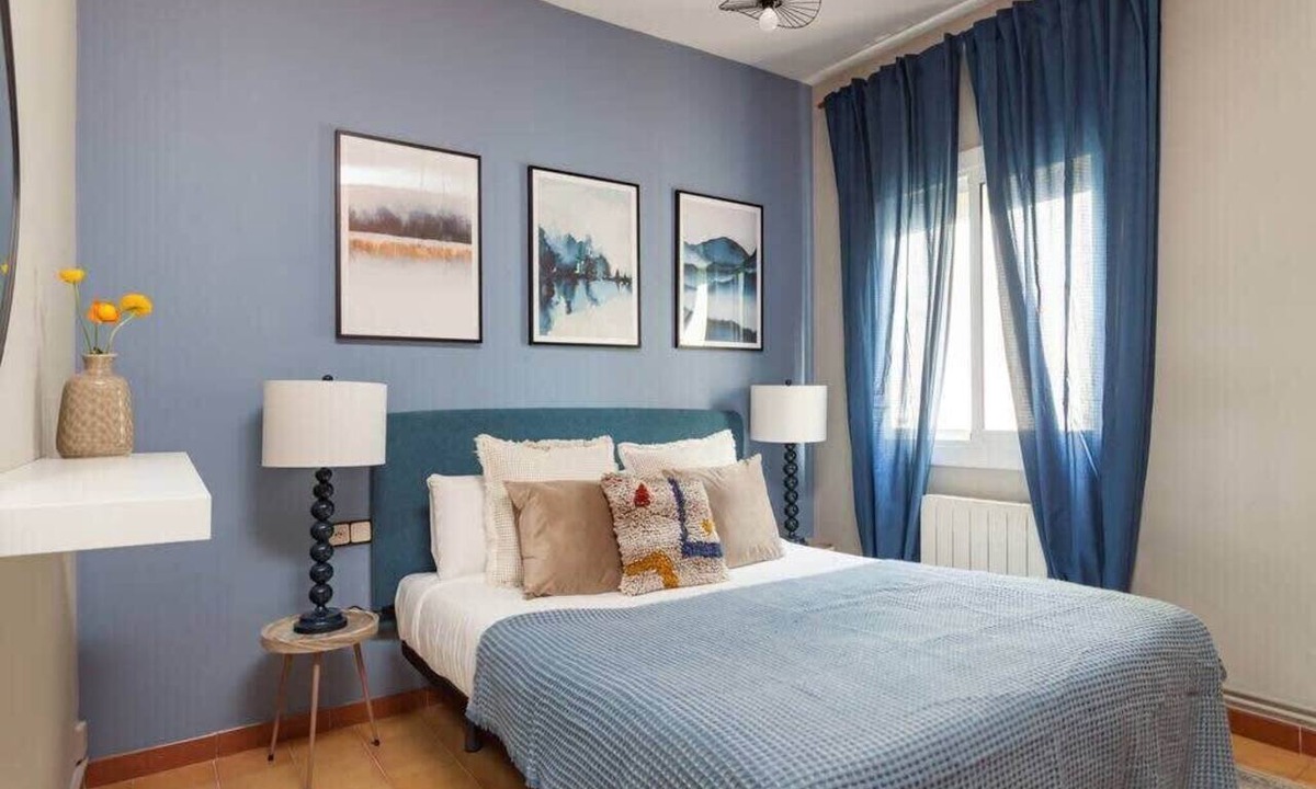 El Parc i la Llacuna del Poblenou Apartment | Sunny atico with private terrace in Sagrada Familia