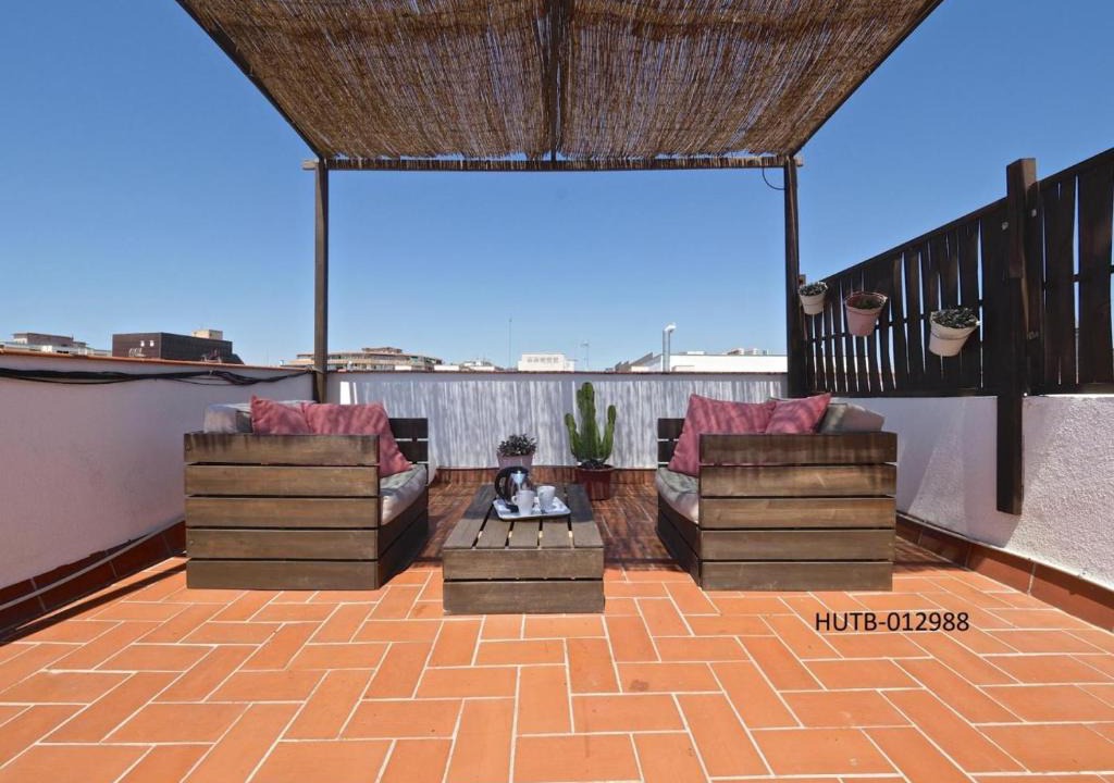 El Parc i la Llacuna del Poblenou Apartment | Sunny Rooftop Apartment